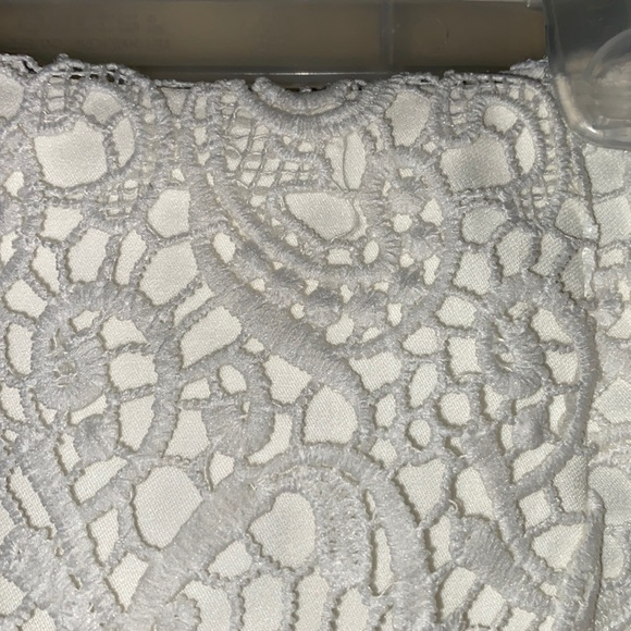 Papaya Skirt. White. Sz S.  Papaya runs small. Fits like an XS.  Very pr… - Picture 4 of 7